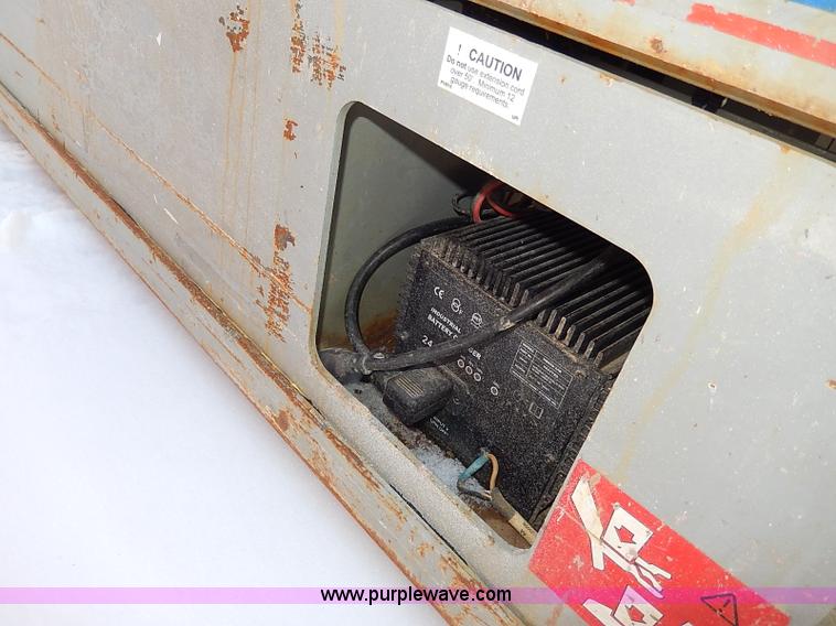 image for item I9336 2007 Skyjack SJIII4626 electric scissor lift