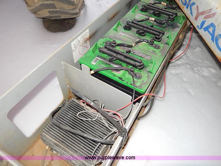 image for item I9336 2007 Skyjack SJIII4626 electric scissor lift