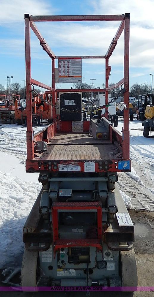 image for item I9337 2006 Skyjack SJIII3219 electric scissor lift