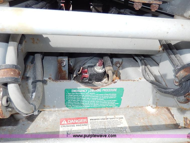 image for item I9337 2006 Skyjack SJIII3219 electric scissor lift