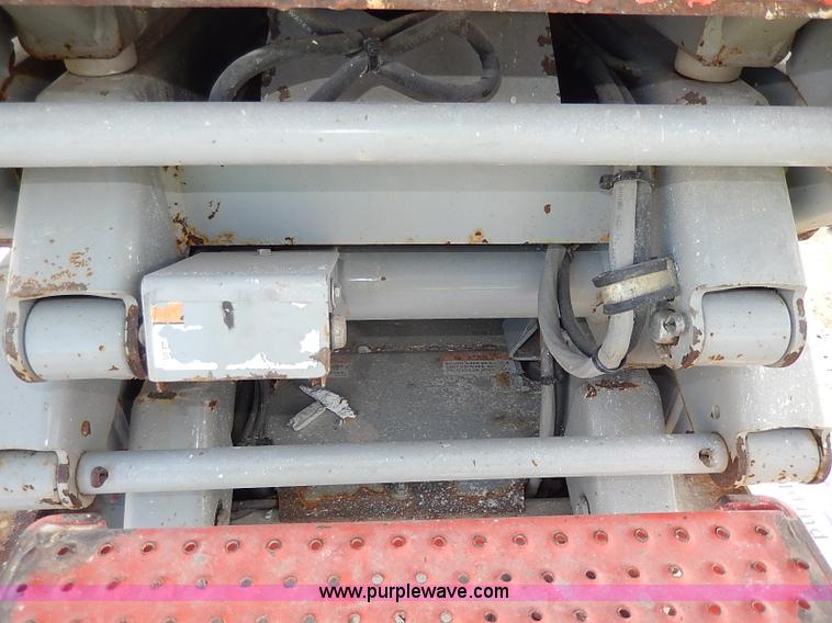 image for item I9337 2006 Skyjack SJIII3219 electric scissor lift