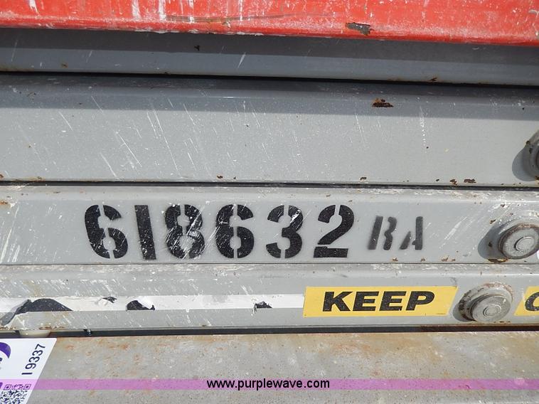 image for item I9337 2006 Skyjack SJIII3219 electric scissor lift