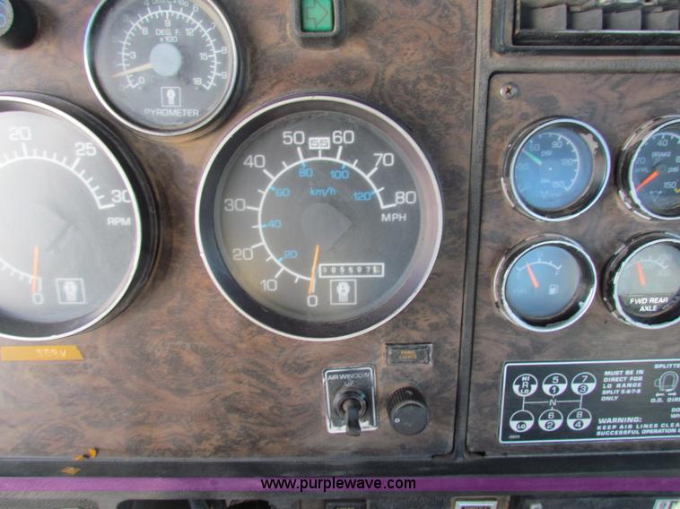 image for item AE9038 1983 Kenworth W900 semi truck