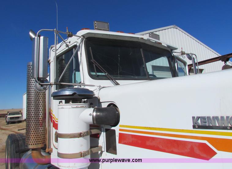 image for item AE9038 1983 Kenworth W900 semi truck