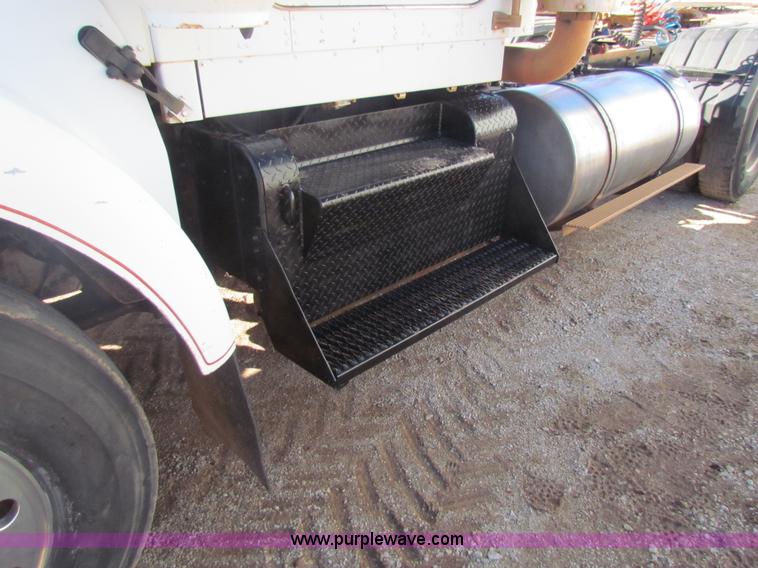 image for item AE9038 1983 Kenworth W900 semi truck