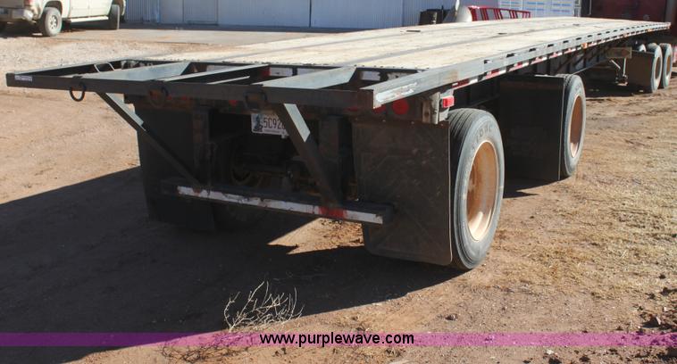 image for item AJ9495 1995 Transcraft TL-2000 48' flatbed trailer