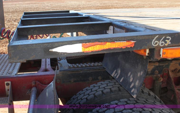 image for item AJ9495 1995 Transcraft TL-2000 48' flatbed trailer