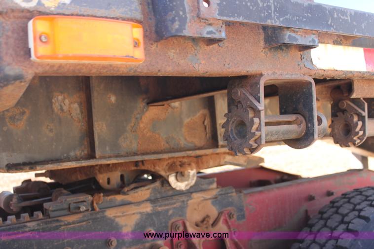 image for item AJ9495 1995 Transcraft TL-2000 48' flatbed trailer