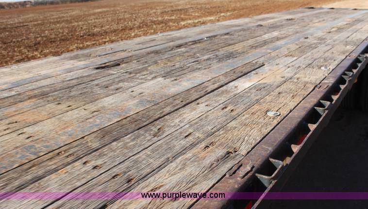 image for item AJ9495 1995 Transcraft TL-2000 48' flatbed trailer