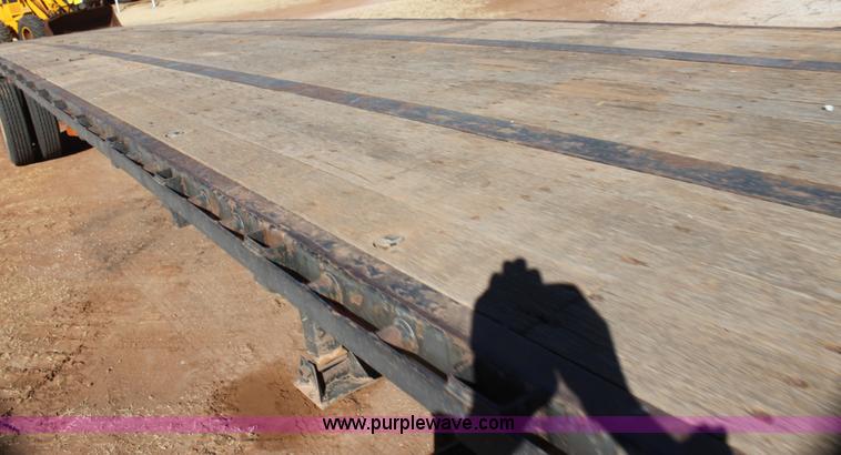 image for item AJ9495 1995 Transcraft TL-2000 48' flatbed trailer