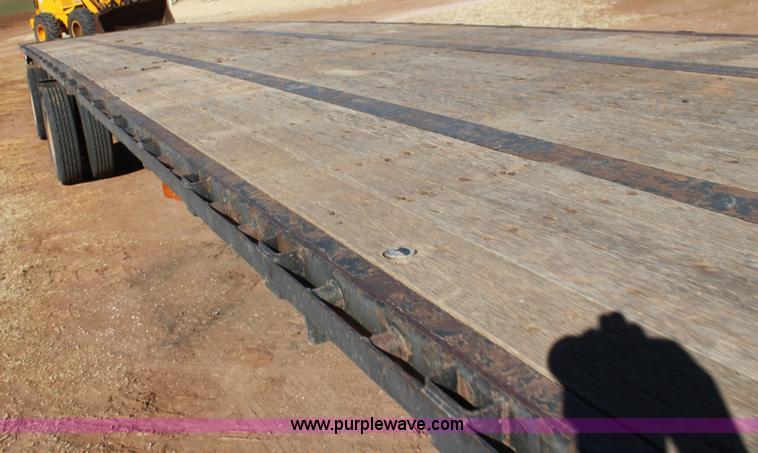 image for item AJ9495 1995 Transcraft TL-2000 48' flatbed trailer