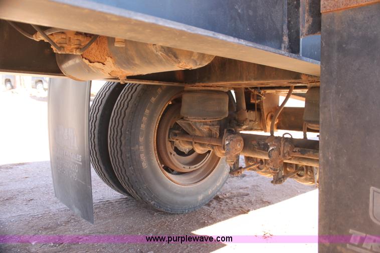 image for item AJ9495 1995 Transcraft TL-2000 48' flatbed trailer