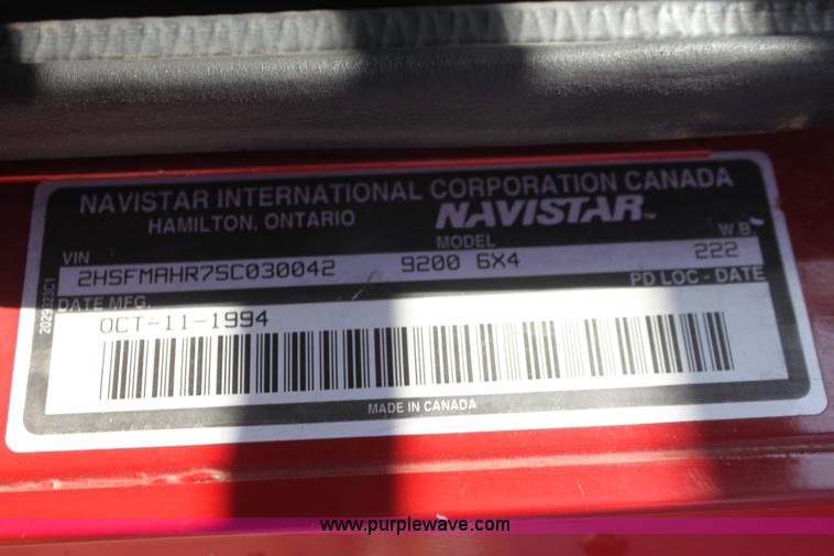 image for item AJ9496 1995 International 9200 semi truck