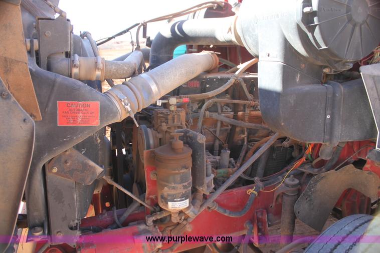 image for item AJ9496 1995 International 9200 semi truck