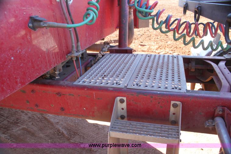 image for item AJ9496 1995 International 9200 semi truck