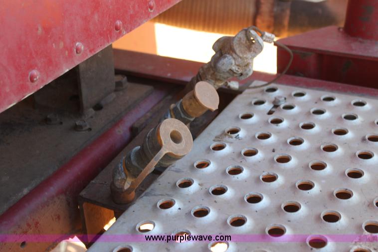 image for item AJ9496 1995 International 9200 semi truck