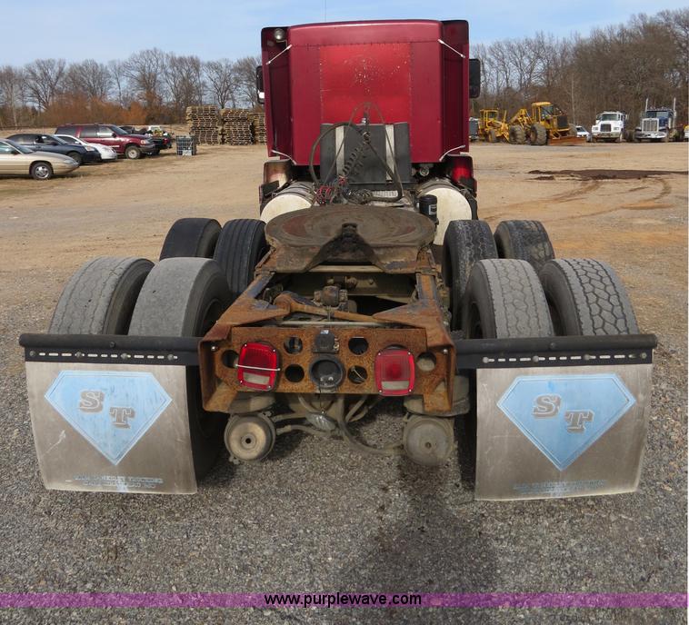 image for item B4866 1992 Kenworth T600 semi truck