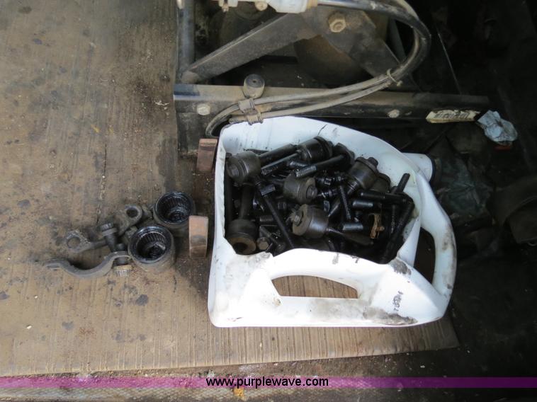 image for item B4866 1992 Kenworth T600 semi truck