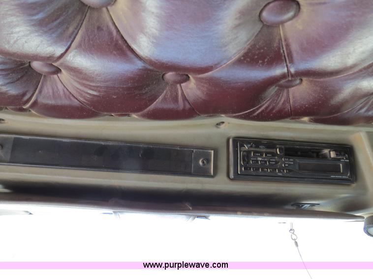 image for item B4866 1992 Kenworth T600 semi truck