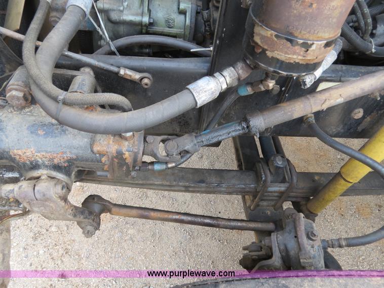 image for item B4866 1992 Kenworth T600 semi truck