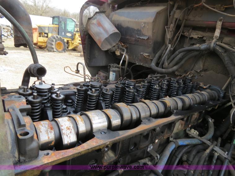 image for item B4866 1992 Kenworth T600 semi truck