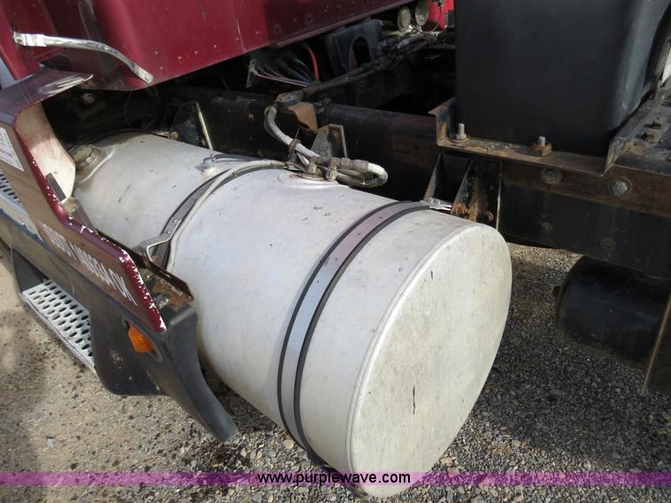 image for item B4866 1992 Kenworth T600 semi truck