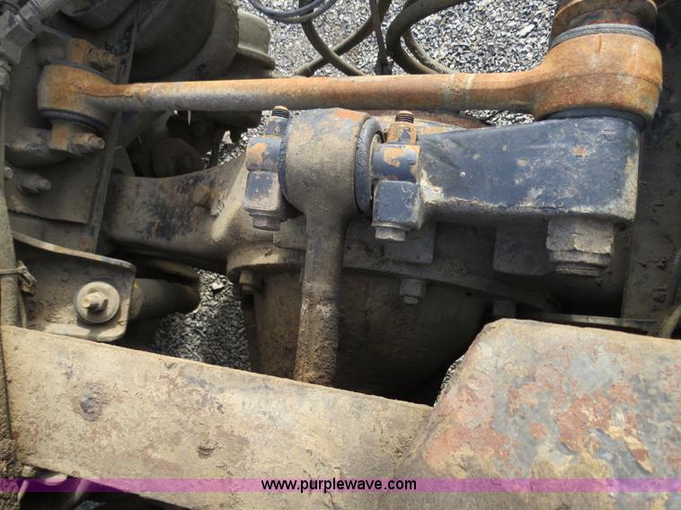 image for item B4866 1992 Kenworth T600 semi truck