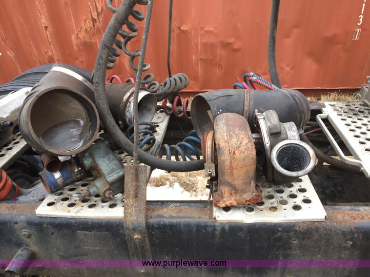 image for item B4866 1992 Kenworth T600 semi truck