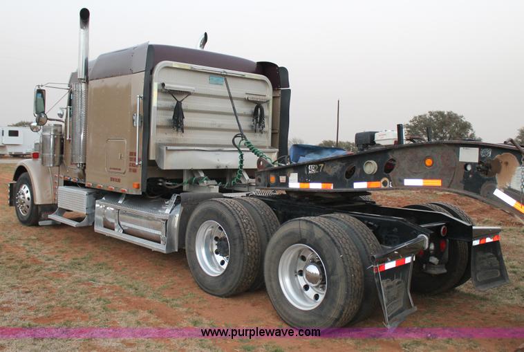 image for item C3760 1998 Freightliner FLD semi truck