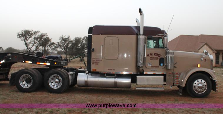 image for item C3760 1998 Freightliner FLD semi truck
