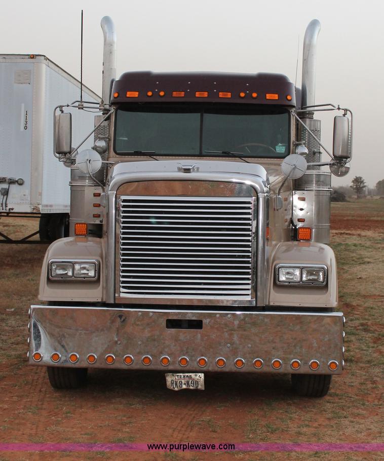 image for item C3760 1998 Freightliner FLD semi truck
