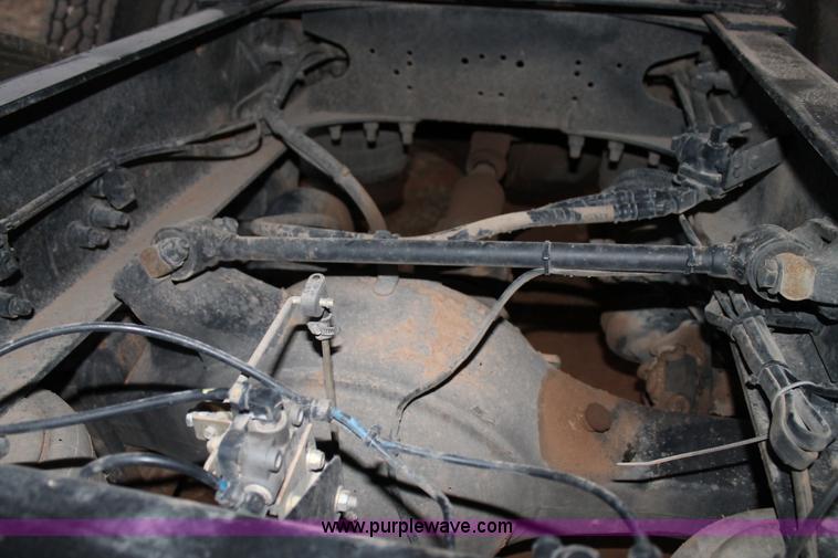 image for item C3760 1998 Freightliner FLD semi truck