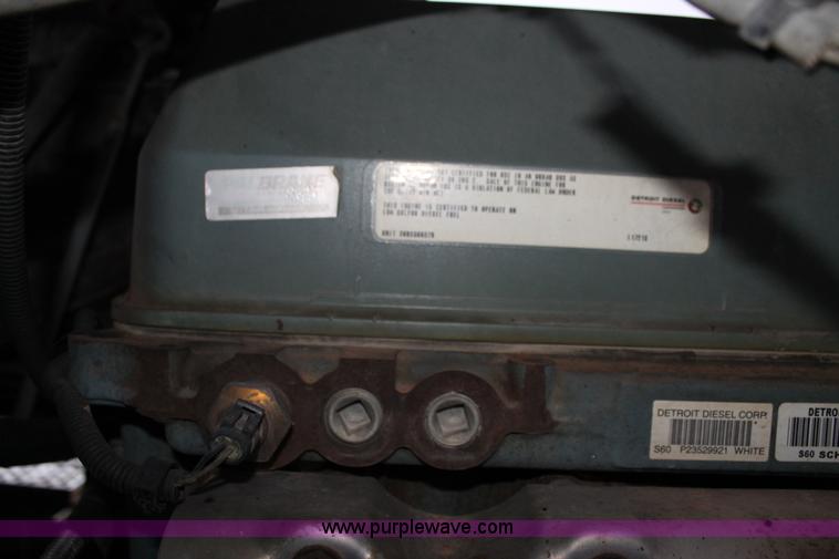 image for item C3760 1998 Freightliner FLD semi truck