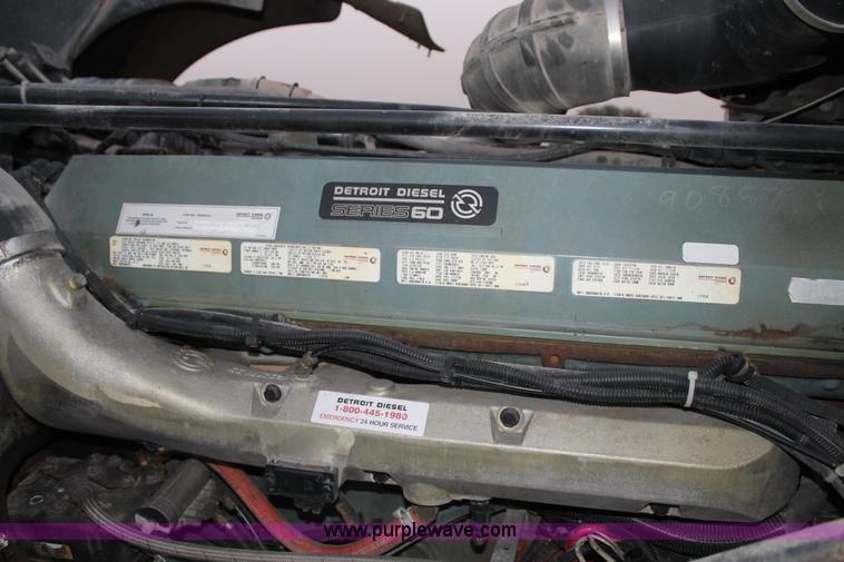 image for item C3760 1998 Freightliner FLD semi truck