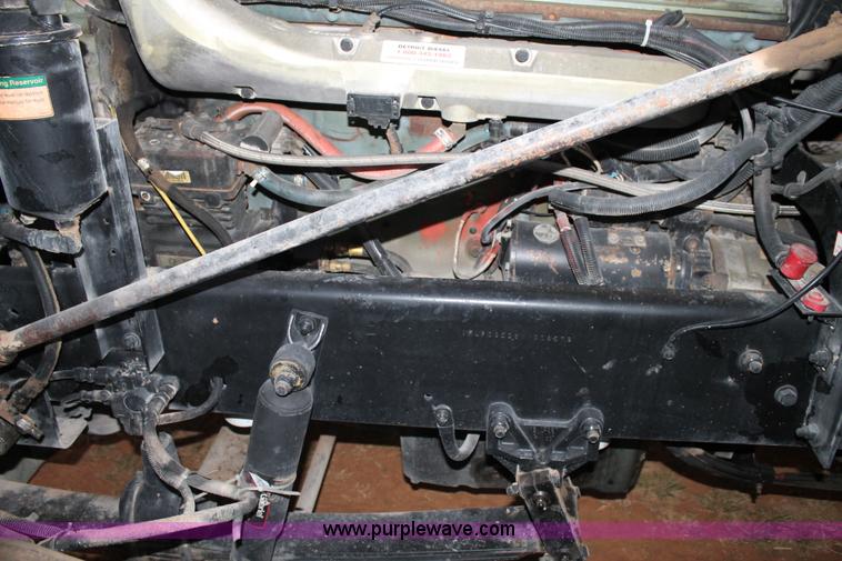 image for item C3760 1998 Freightliner FLD semi truck