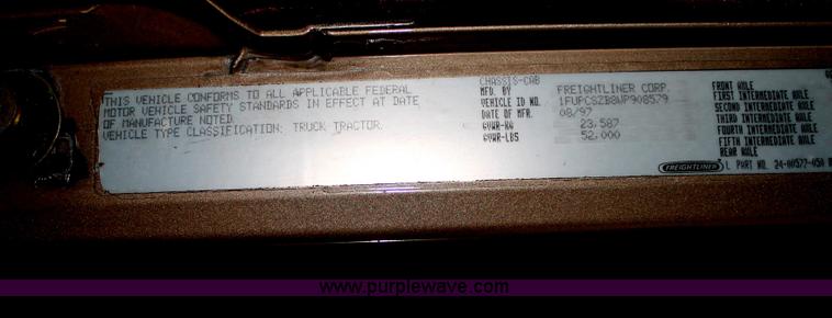 image for item C3760 1998 Freightliner FLD semi truck