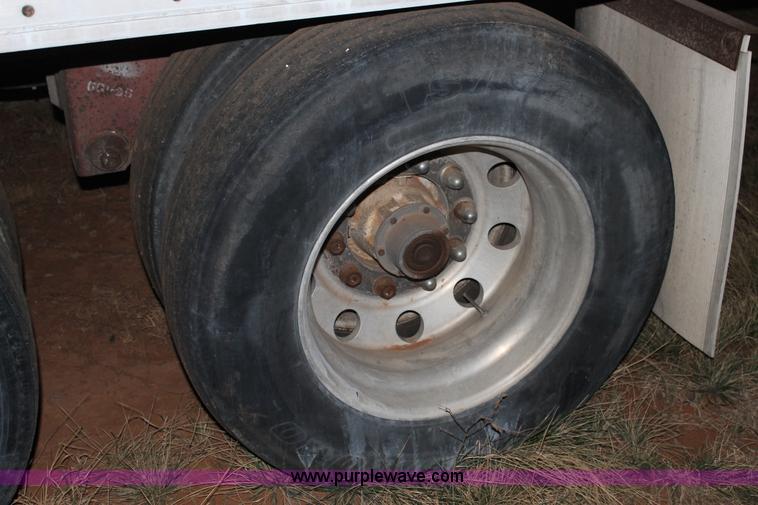 image for item C3761 1995 Wabash dry van trailer