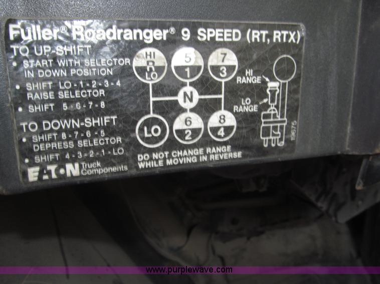 image for item F7241 1990 International 8100 semi truck