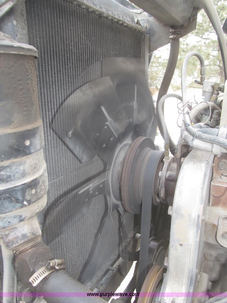 image for item F7241 1990 International 8100 semi truck