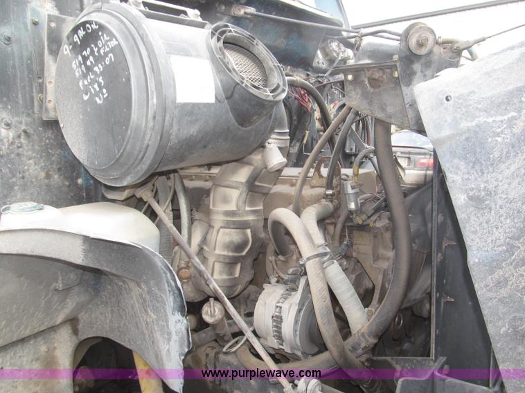 image for item F7241 1990 International 8100 semi truck