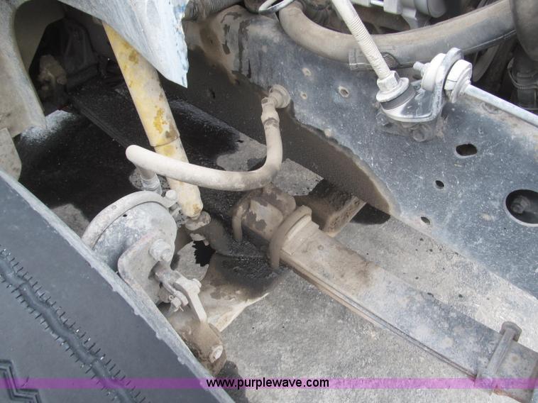 image for item F7241 1990 International 8100 semi truck