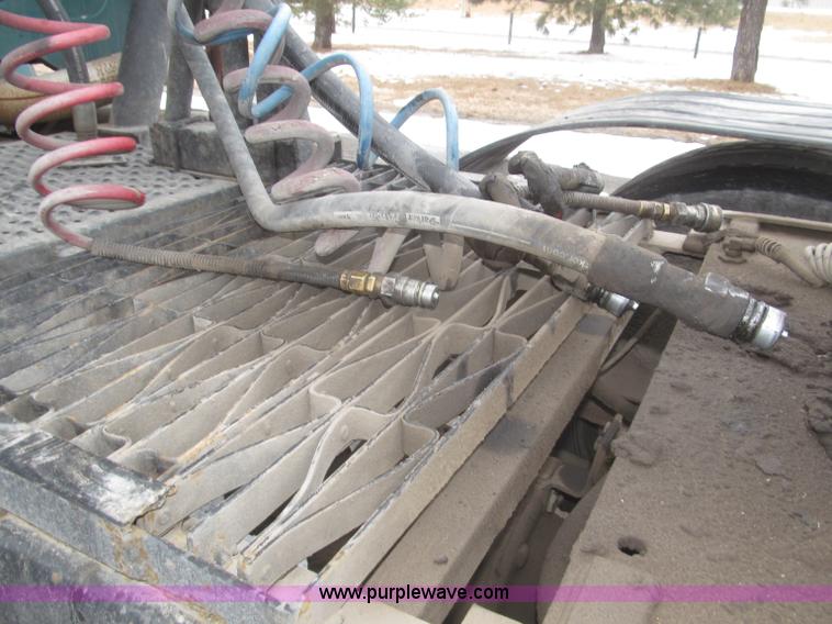 image for item F7241 1990 International 8100 semi truck