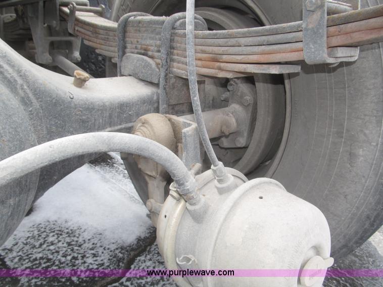 image for item F7241 1990 International 8100 semi truck