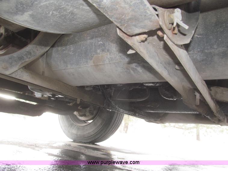 image for item F7241 1990 International 8100 semi truck