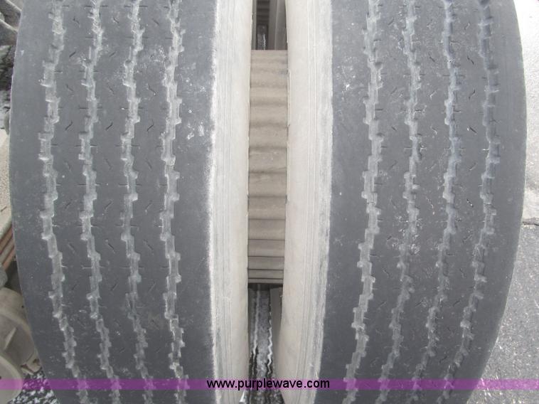 image for item F7241 1990 International 8100 semi truck