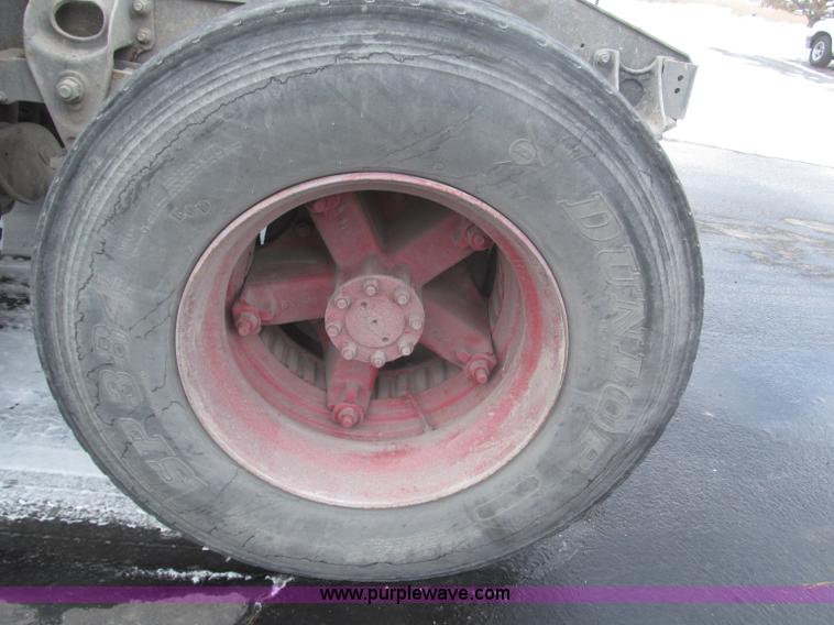 image for item F7241 1990 International 8100 semi truck