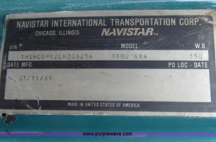 image for item F7241 1990 International 8100 semi truck