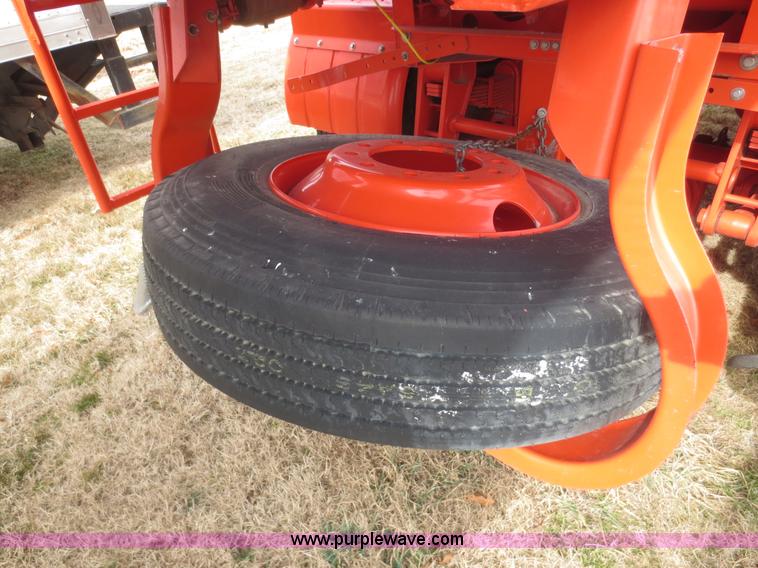 image for item F8179 2004 Heil 6000G water tanker trailer