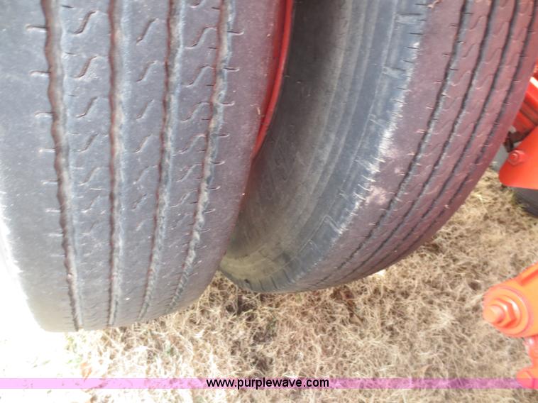 image for item F8179 2004 Heil 6000G water tanker trailer