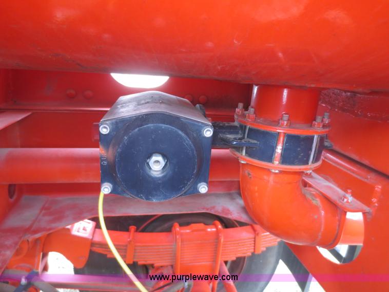 image for item F8179 2004 Heil 6000G water tanker trailer